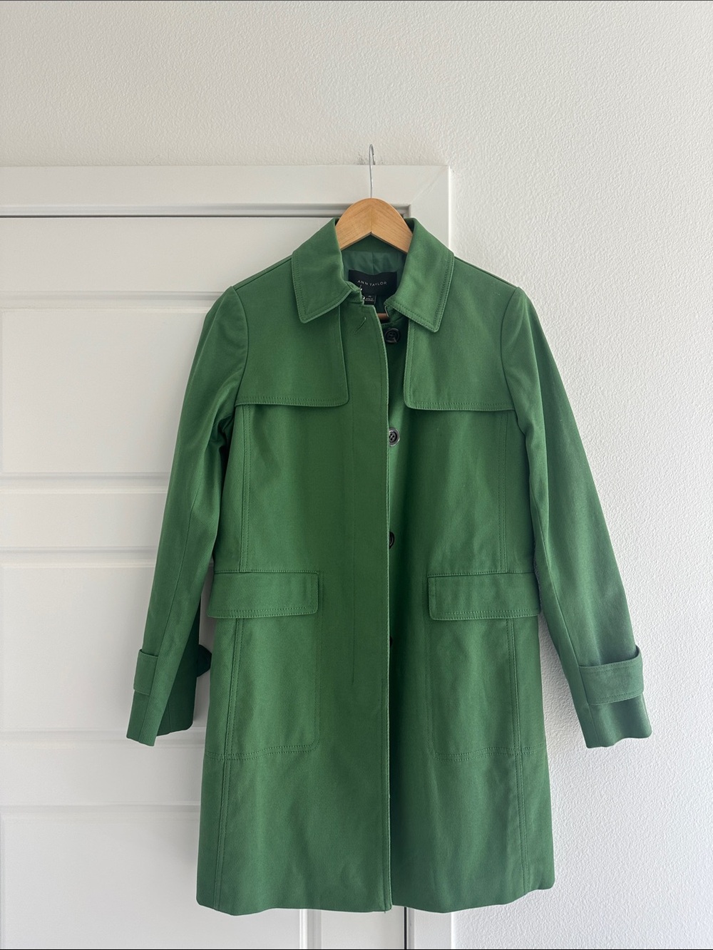 NWT Ann Taylor Green Trench Coat with Flap Pockets XS